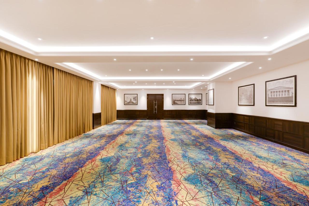 Lemon Tree Premier, Mumbai International Airport Hotel Bagian luar foto