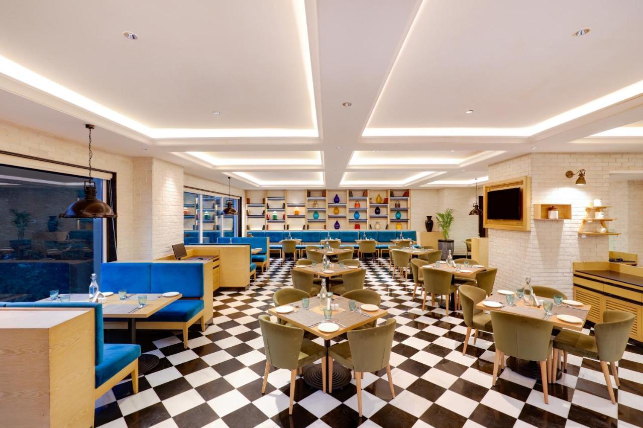Lemon Tree Premier, Mumbai International Airport Hotel Bagian luar foto