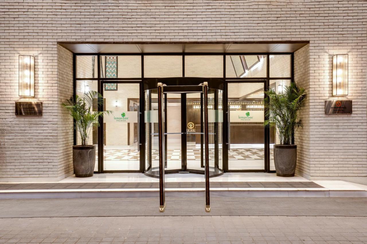 Lemon Tree Premier, Mumbai International Airport Hotel Bagian luar foto