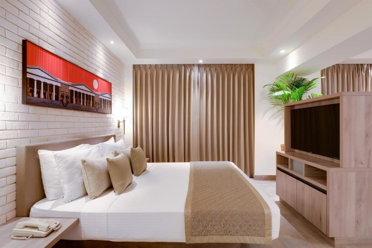 Lemon Tree Premier, Mumbai International Airport Hotel Bagian luar foto